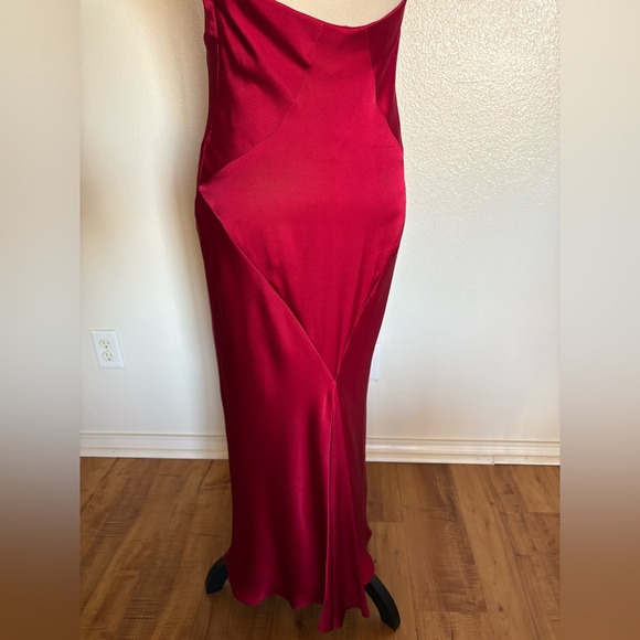 Elegant Valentine Red Silk Halter Dress - Picture 5 of 7